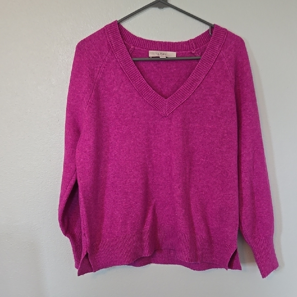 Loft V Neck Sweater Size Medium